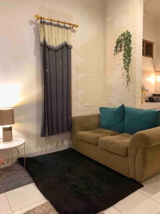 House In Bekasi Timur Villa Bagian luar foto