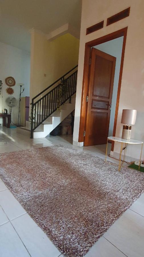 House In Bekasi Timur Villa Bagian luar foto